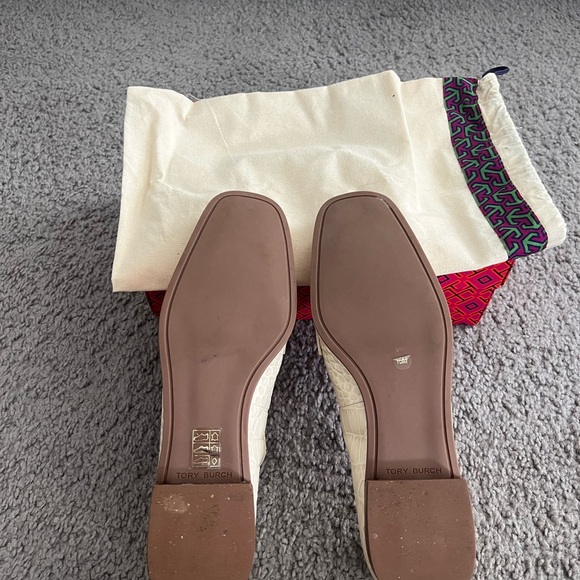 Tory Burch Cream Croc Embossed Loafers - Picture 5 of 9